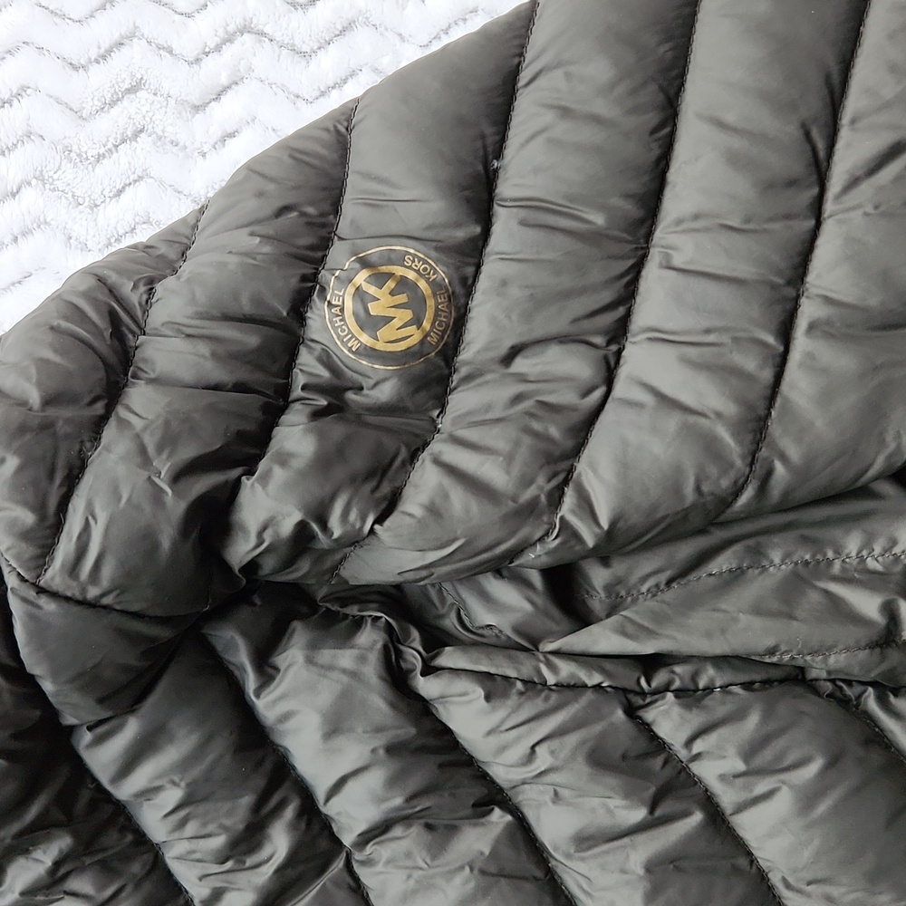 Micheal Kors Packable Down Fill Jackey (Small)